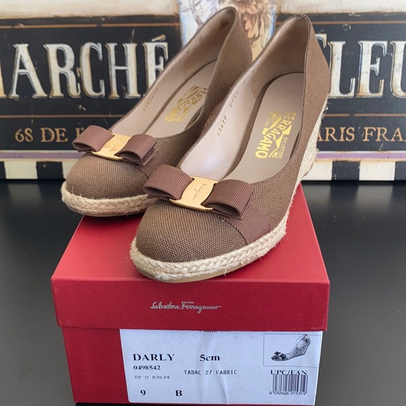 Salvatore Ferrgamo Womens Wedge Sz 9 - Picture 1 of 9